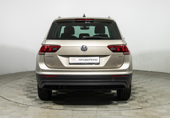 Подержанный автомобиль Volkswagen Tiguan 2017 года (6 фото)
