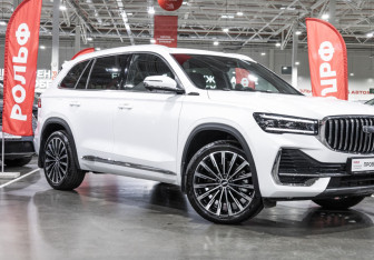 Подержанный автомобиль Geely Monjaro 2025 года (6 фото)