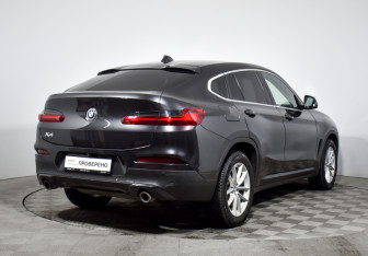 Подержанный автомобиль BMW X4 2019 года (5 фото)