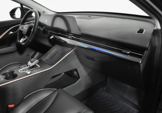 Подержанный автомобиль Omoda C5 2024 года (12 фото)