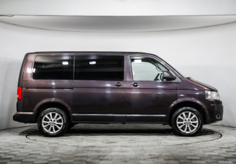 Подержанный автомобиль Volkswagen Multivan 2011 года (4 фото)