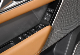 Подержанный автомобиль Land Rover Range Rover Velar 2021 года (10 фото)