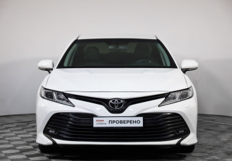 Подержанный автомобиль Toyota Camry Sedan 2018 года (2 фото)