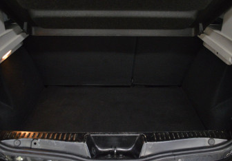 Подержанный автомобиль Renault Sandero 2019 года (16 фото)