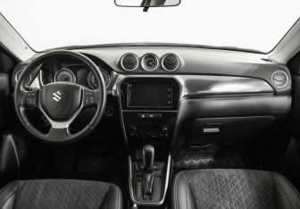 Подержанный автомобиль Suzuki Vitara 2019 года (10 фото)