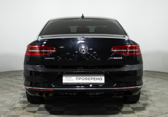 Подержанный автомобиль Volkswagen Passat Sedan 2017 года (6 фото)