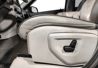 Подержанный автомобиль Jeep Grand Cherokee 2008 года (12 фото)
