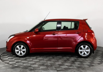 Подержанный автомобиль Suzuki Swift Hatchback 2010 года (8 фото)