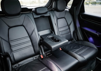 Подержанный автомобиль Porsche Cayenne 2018 года (31 фото)