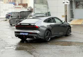 Подержанный автомобиль Changan UNI-V 2023 года (3 фото)