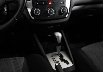 Подержанный автомобиль Kia Ceed Hatchback 2010 года (13 фото)