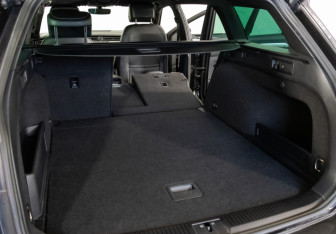 Подержанный автомобиль Volkswagen Passat Wagon 2018 года (32 фото)