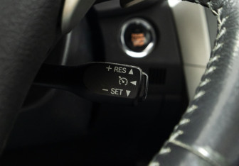 Подержанный автомобиль Toyota Corolla Sedan 2007 года (17 фото)