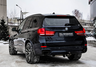 Подержанный автомобиль BMW X5 2016 года (9 фото)