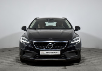 Подержанный автомобиль Volvo V40 Cross Country 2017 года (2 фото)