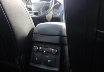 Подержанный автомобиль Ford Explorer 2018 года (30 фото)