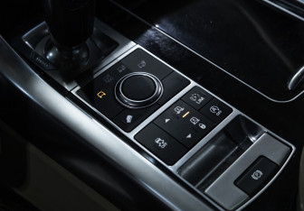 Подержанный автомобиль Land Rover Range Rover Sport 2017 года (33 фото)