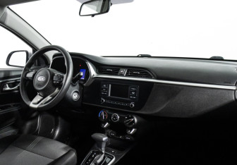 Подержанный автомобиль Kia Rio Sedan 2021 года (9 фото)