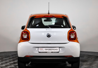Подержанный автомобиль Smart Forfour 2016 года (6 фото)