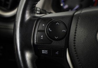 Подержанный автомобиль Toyota RAV4 2016 года (14 фото)