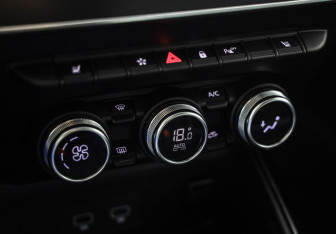 Подержанный автомобиль Renault Arkana 2019 года (16 фото)