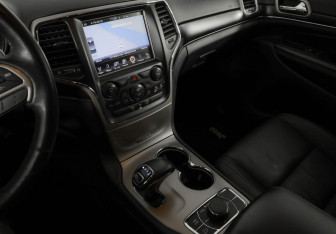 Подержанный автомобиль Jeep Grand Cherokee 2013 года (18 фото)