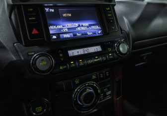 Подержанный автомобиль Toyota Land Cruiser Prado 2013 года (12 фото)