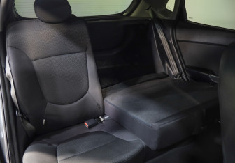 Подержанный автомобиль Kia Rio Hatchback 2016 года (25 фото)