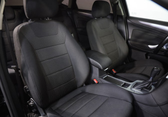 Подержанный автомобиль Ford Mondeo Sedan 2011 года (20 фото)