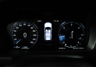 Подержанный автомобиль Volvo XC90 2017 года (12 фото)