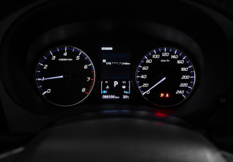 Подержанный автомобиль Mitsubishi Outlander 2020 года (18 фото)