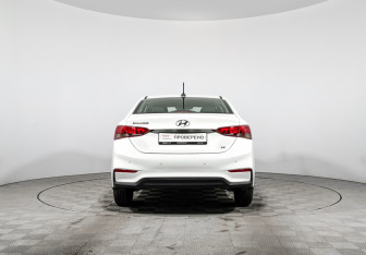 Подержанный автомобиль Hyundai Solaris Sedan 2017 года (6 фото)