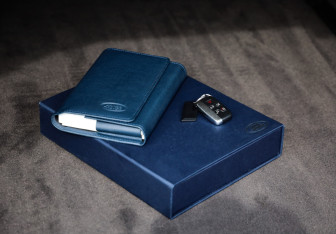 Подержанный автомобиль Land Rover Discovery 2017 года (35 фото)