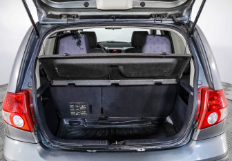 Подержанный автомобиль Hyundai Getz 2005 года (16 фото)