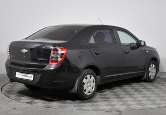 Подержанный автомобиль Chevrolet Cobalt Sedan 2013 года (5 фото)