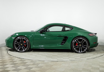 Подержанный автомобиль Porsche Cayman 2018 года (8 фото)