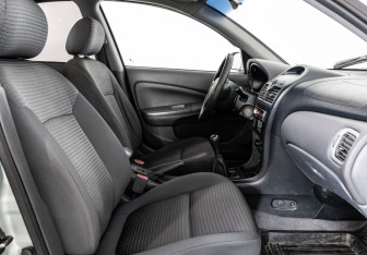 Подержанный автомобиль Nissan Almera Classic 2006 года (16 фото)