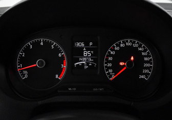Подержанный автомобиль Volkswagen Polo Sedan 2016 года (17 фото)