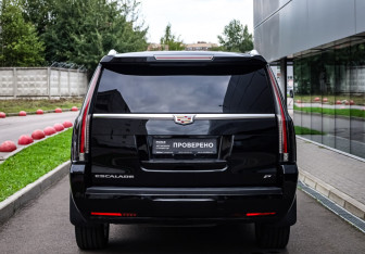 Подержанный автомобиль Cadillac Escalade Suv 2015 года (6 фото)