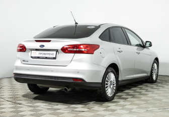 Подержанный автомобиль Ford Focus Sedan 2016 года (5 фото)