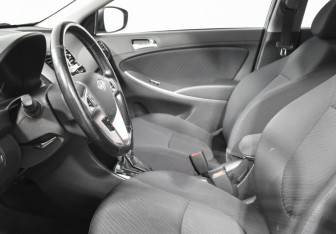 Подержанный автомобиль Hyundai Solaris Sedan 2014 года (10 фото)