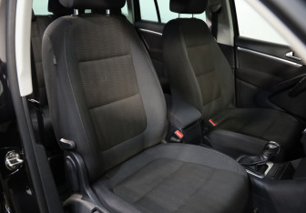 Подержанный автомобиль Volkswagen Tiguan 2012 года (20 фото)