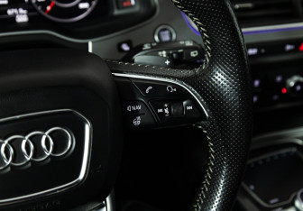 Подержанный автомобиль Audi Q7 2016 года (20 фото)