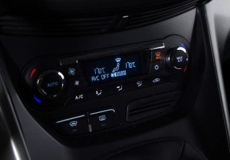 Подержанный автомобиль Ford Kuga 2012 года (14 фото)