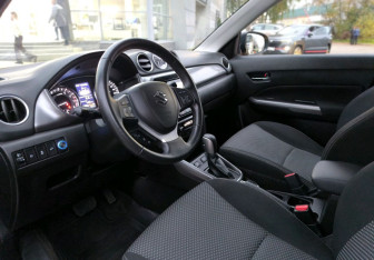 Подержанный автомобиль Suzuki Vitara 2019 года (14 фото)