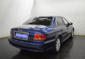 Подержанный автомобиль Hyundai Sonata 2006 года (5 фото)