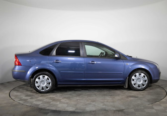 Подержанный автомобиль Ford Focus Sedan 2007 года (3 фото)