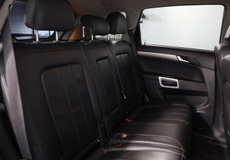 Подержанный автомобиль Opel Antara 2014 года (17 фото)