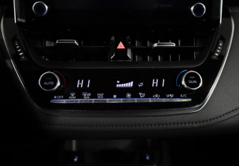 Подержанный автомобиль Toyota Corolla Sedan 2019 года (19 фото)