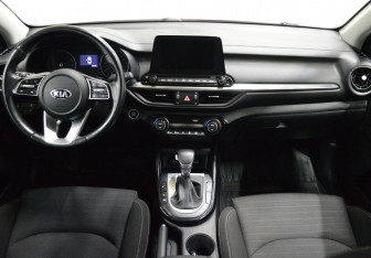Подержанный автомобиль Kia Cerato Sedan 2019 года (14 фото)